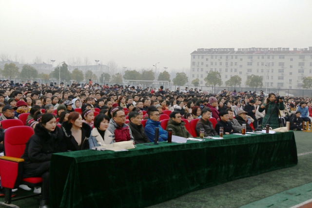 六安市新安中学隆重举行2020年元旦文艺汇演02.JPG