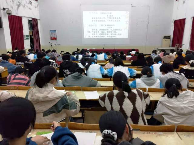 六安市新安中学汉子硬笔书法比赛成功落幕04.jpg