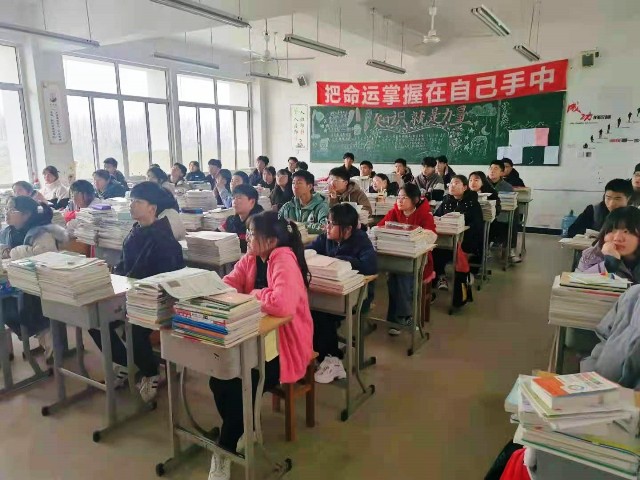 新安中学开展“学雷锋”系列主题教育活动11.jpg